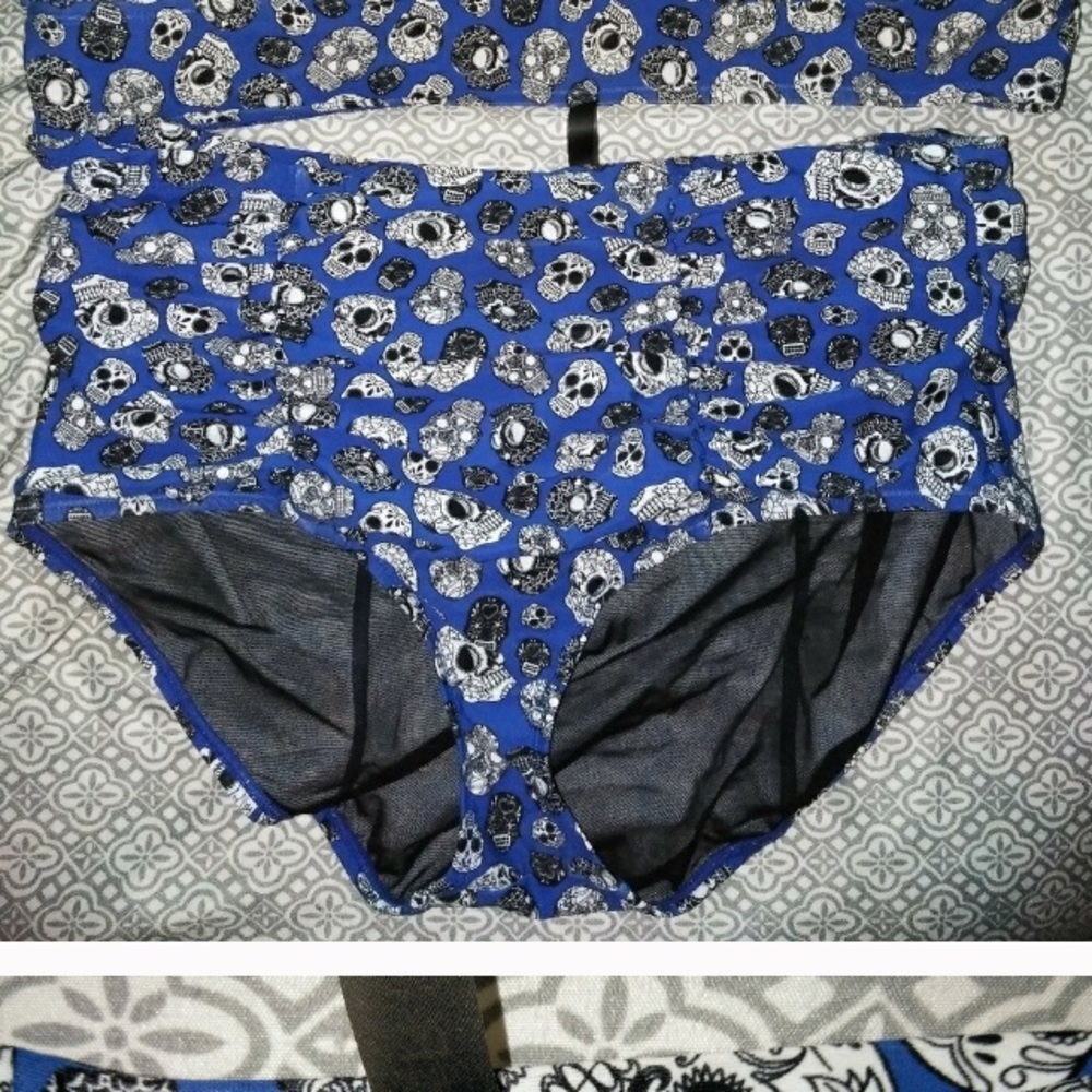 Torrid skull bottom size 2